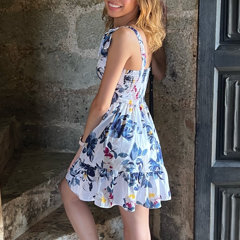 White Floral Dress - Picture 6 of 7